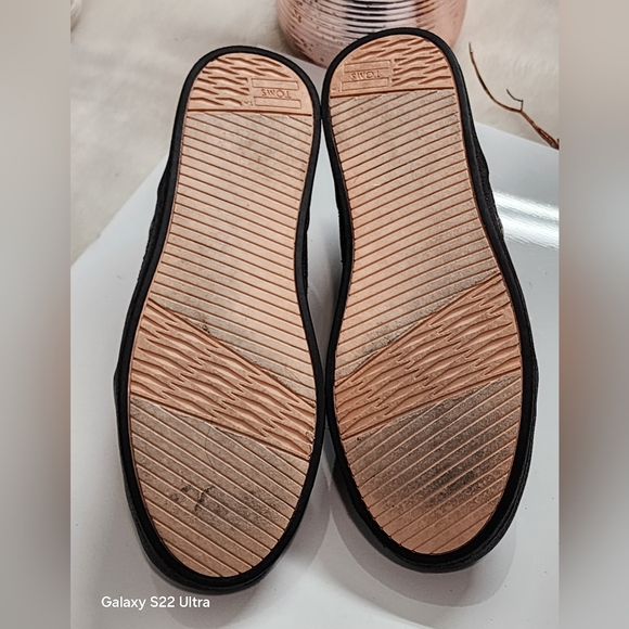 Toms Women's Black and White Tweed Sneakers - Picture 4 of 5